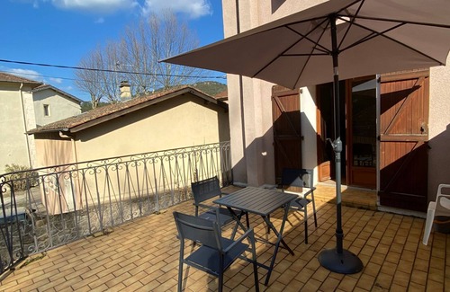 Lamalou-les-Bains Apartment | F2 second floor G, Terrace, Quiet, Family 200 m from the spa