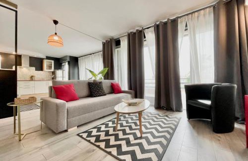 Quartier Exposition-Bajatiere Apartment | #F7 The contemporary 6 sleeps Wifi tramway