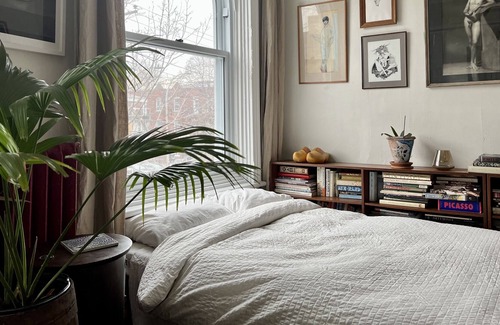 Mile End Apartment | FAB 1000sq ft Artists Flat
