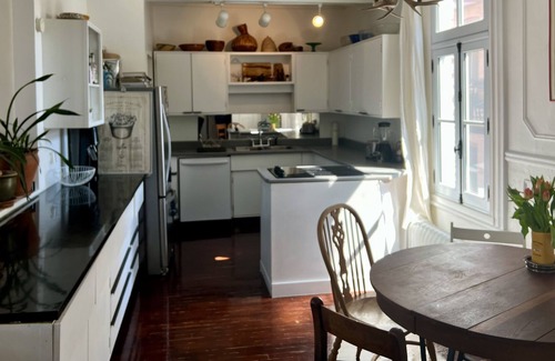 Mile End Apartment | FAB 1000sq ft Artists Flat