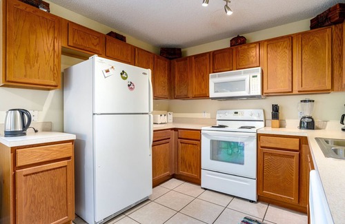 Haines City Villa | Fab 4 bed 3 bath Villa, Pool & Games Room , 25 Minutes from Disney
