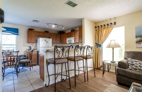 Haines City Villa | Fab 4 bed 3 bath Villa, Pool & Games Room , 25 Minutes from Disney