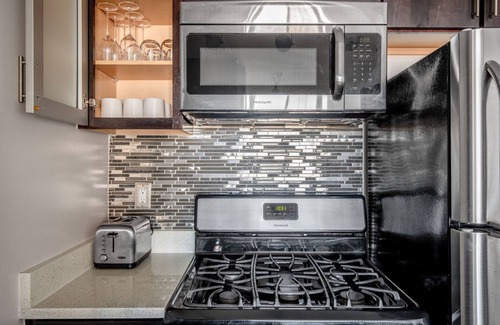 Bethesda Apartment | Fab Bethesda 1BR w/Courtyard & Pool, nr Restaurants, by Blueground