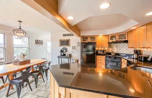 Thayerville House | Fab Lakeview Home with Lake Access + Dock Slip!