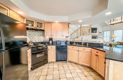 Thayerville House | Fab Lakeview Home with Lake Access + Dock Slip!