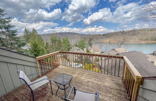 Thayerville House | Fab Lakeview Home with Lake Access + Dock Slip!