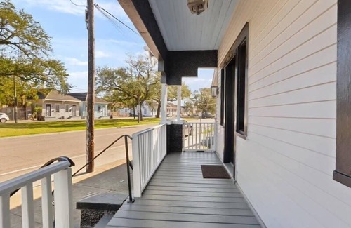 Saint Roch House | Fab Studio | Walk to Food and Music | Pet Friendly