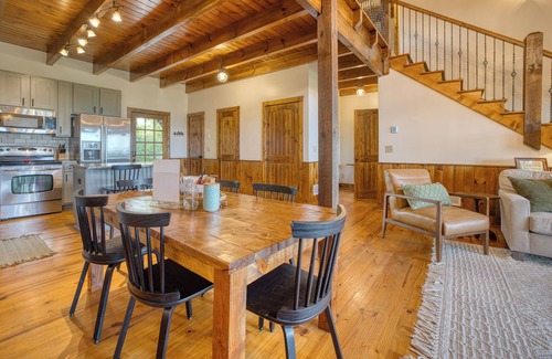 Natures Courtyard Cabin | Fab-VIEW-lous 4-bdrm cabin w/Hottub, LUX theater, outdoor fireplace & firepit