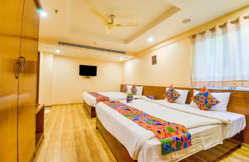 Hyderabad Hotel | FabExpress Deccan Heritage - Nr ISKON TEMPLE , ABIDS