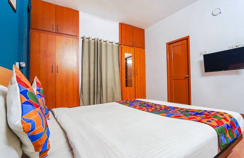 Velachery Hotel | Fabexpress Harma Residency