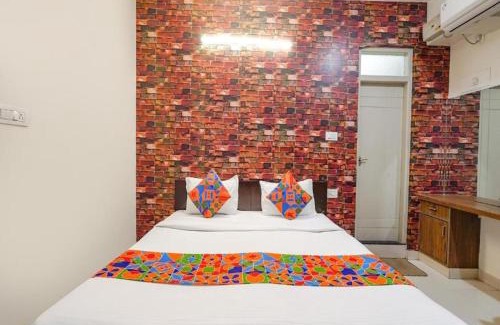 Kalyan Nagar Hotel | FabExpress Kings Suites HRBR Layout - Nr Manyata Tech Park