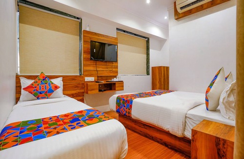 Dongri Hotel | Fabexpress New Deepak