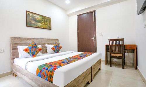 Malviya Nagar Hotel | FabExpress Premium Room I