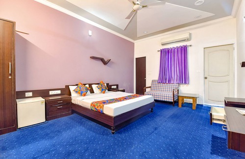 Vadodara Hotel | Fabexpress Riya Revati Resort