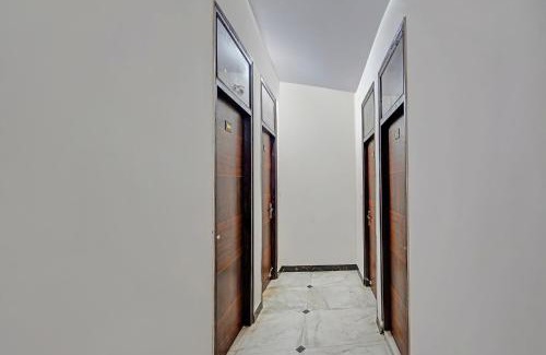 Kaushambi Hotel | FabExpress RN Residency