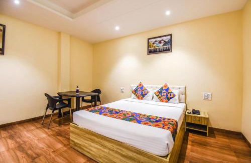 Pimpri - Chinchwad Hotel | FabExpress Seven Seas