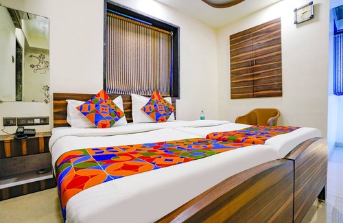 Malad East Hotel | Fabexpress Shalimar