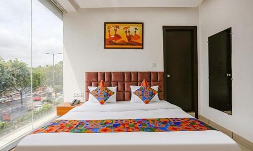 Sector 3 Hotel | FabExpress Shine Inn