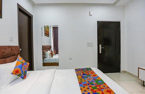 Sector 3 Hotel | FabExpress Shine Inn