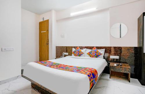 Wakad Hotel | FabExpress Wakad Villa - Nr Amar Business Zone