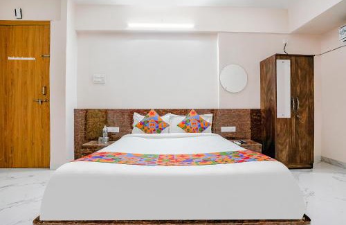 Wakad Hotel | FabExpress Wakad Villa - Nr Amar Business Zone