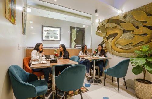 Jogeshwari West Hotel | FabHotel Amber Corp Inn - Nr NESCO Exhibition Center