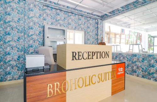 Gachibowli Hotel | FabHotel Broholic Suites - Nr US Consulate, Financial District