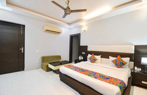 Gurugram Hotel | FabHotel Daffodils