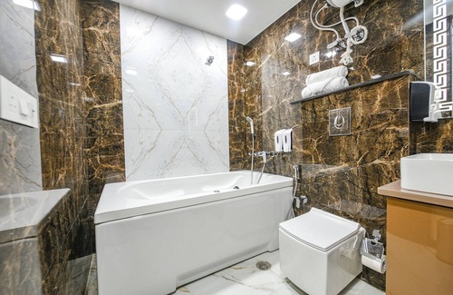 Pashim Vihar Hotel | Fabhotel Grand Palazzo