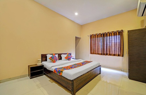 Indore Hotel | Fabhotel Grand Stay Ambedkar Nagar