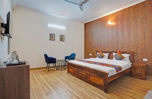 New Delhi House | FabHotel Hazel Town House By StayApart
