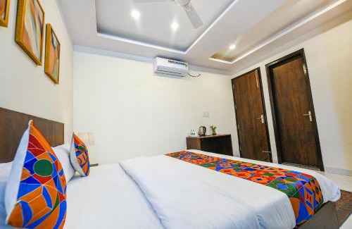 Mayapur Hotel | FabHotel Jaswinder Bhawan