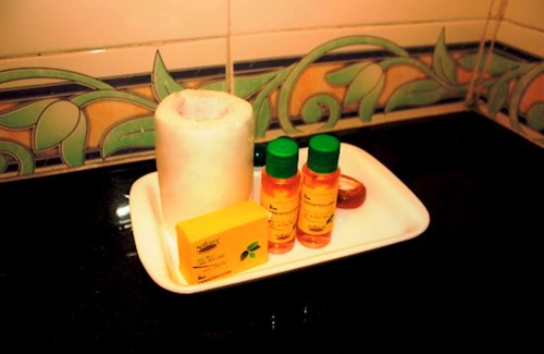 Ballygunge Hotel | Fabhotel Kgf 2