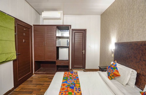 Saket Hotel | FabHotel Kular