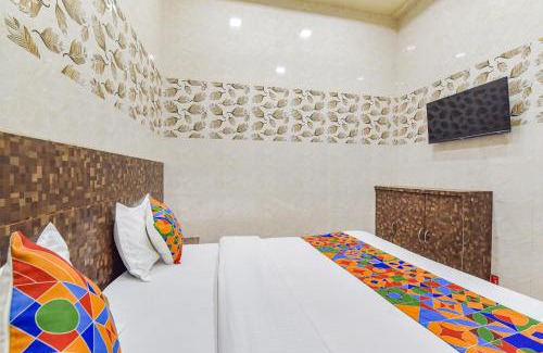 Vrindavan Hotel | FabHotel Maa Gayatri Sadan - Nr Pram Mandir Shree Banke Bihari Temple