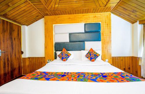New Manali Villa | FabHotel Mountain View Cottage