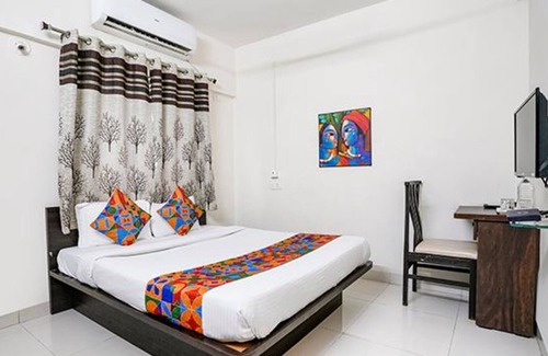 Aundh Hotel | Fabhotel Padmalaya Blossom