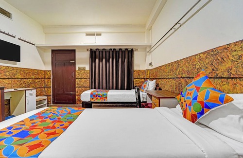 Palarivattom Hotel | Fabhotel Pk Residency