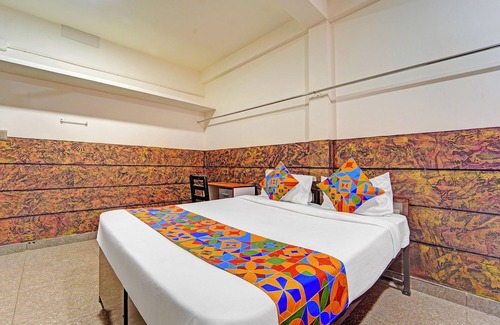 Palarivattom Hotel | Fabhotel Pk Residency