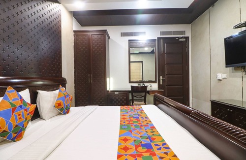 New Delhi Hotel | Fabhotel Prime Zewarat Inn