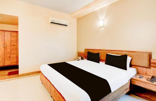 Pimpri Colony Hotel | FabHotel Ratna Regency