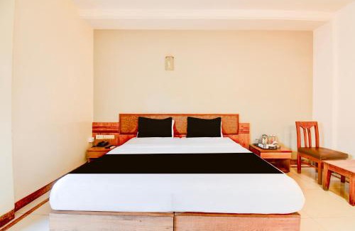 Pimpri Colony Hotel | FabHotel Ratna Regency