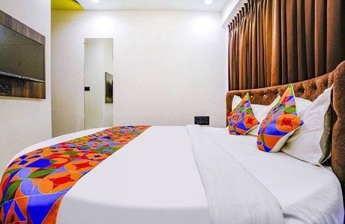 Surat Hotel | Fabhotel Raviraj Capital
