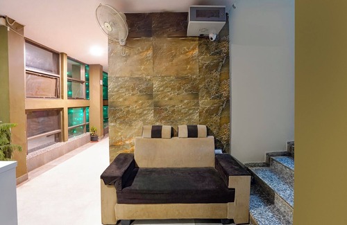 Gandhinagar Hotel | Fabhotel Relax