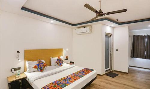 Noida Hotel | FabHotel Royale 58