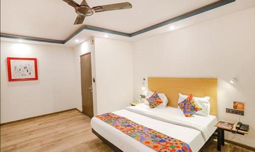 Noida Hotel | FabHotel Royale 58