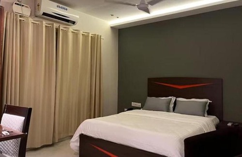 Royapettah Hotel | FabHotel Sea Queen Residency