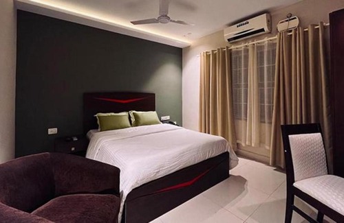 Royapettah Hotel | FabHotel Sea Queen Residency