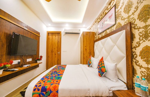 Delhi Hotel | Fabhotel Shree Jii Luxury