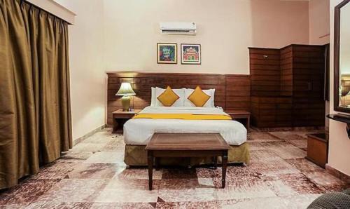 Agra Hotel | FabHotel The Dayal - 24 kms from Delhi Gate, 5 kms from Agra Fort